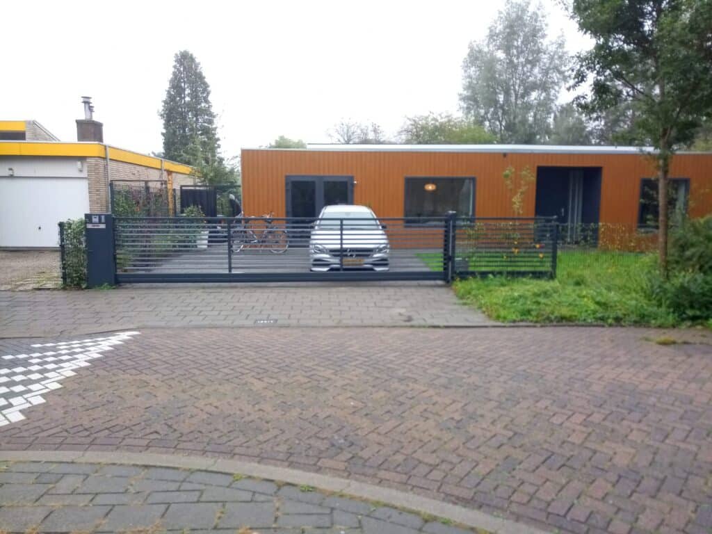 Schuine lamellen poorten Project zaandam