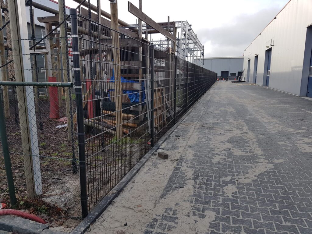 Spijlenhekwerk, schuifpoort en DSM hekwerk Project staphorst