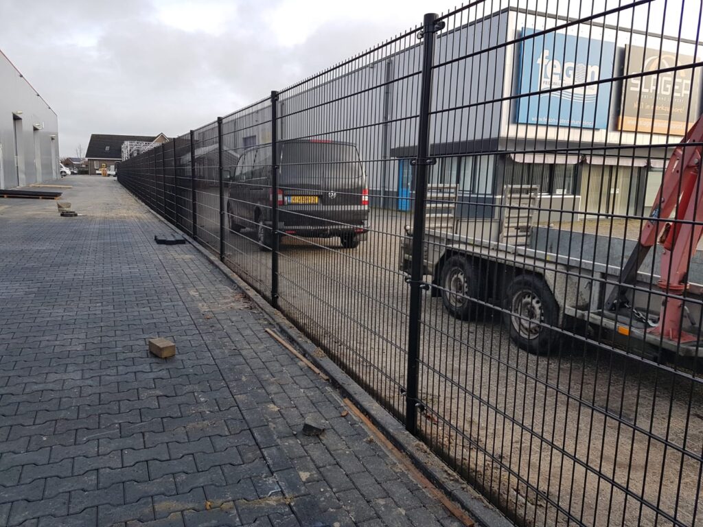 Spijlenhekwerk, schuifpoort en DSM hekwerk Project staphorst