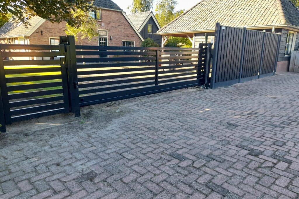 Horizontale lamellen schuifpoort